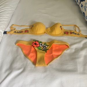 Triangl bikini